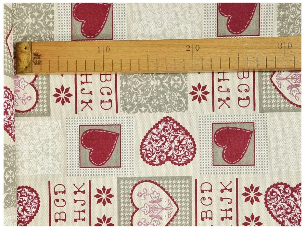 Bavlněné plátno - Srdce patchwork na béžové