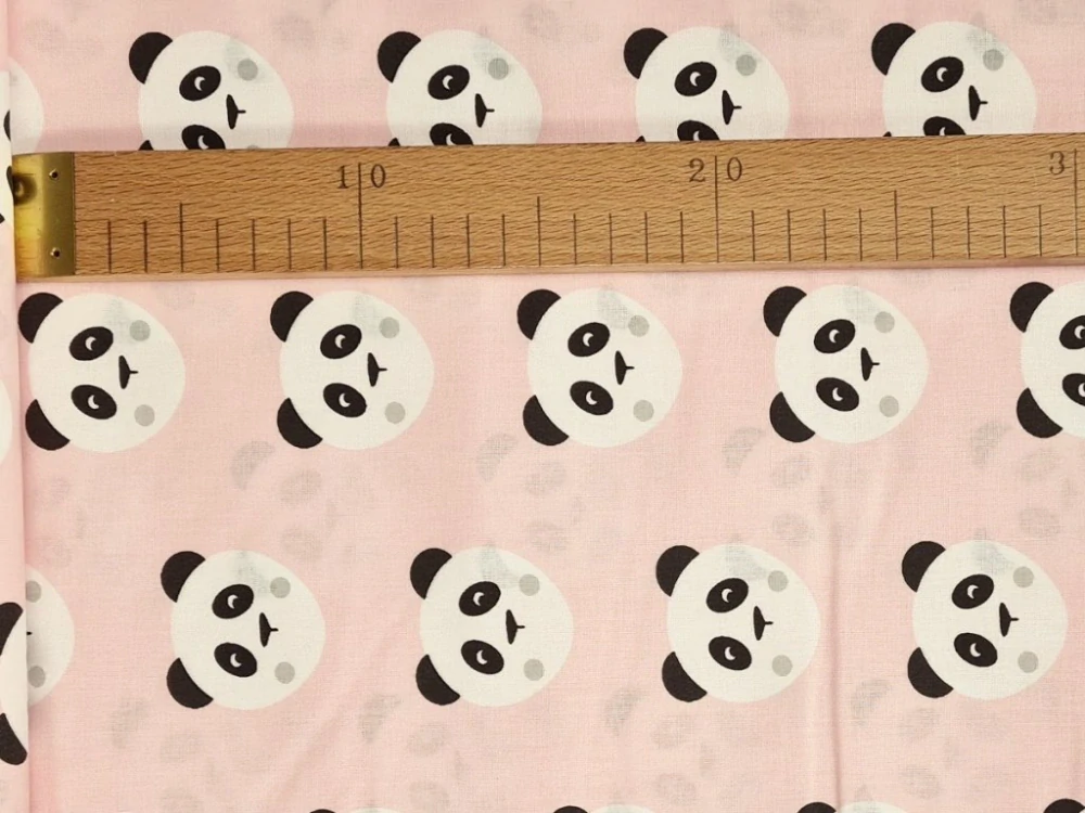 Bavlněné plátno - Panda na světle lososové